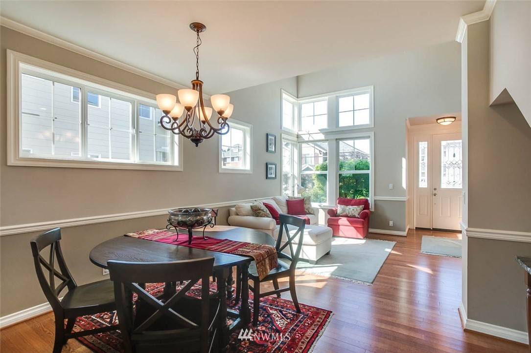 230 Chelan Avenue Northeast Renton, WA 98059 - Photo 5 of 25 Gallery Image 5