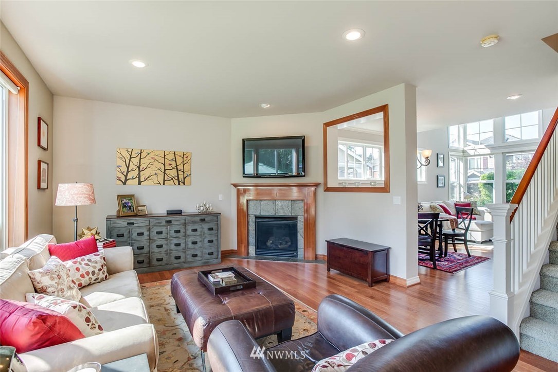 230 Chelan Avenue Northeast Renton, WA 98059 - Photo 7 of 25 Gallery Image 7
