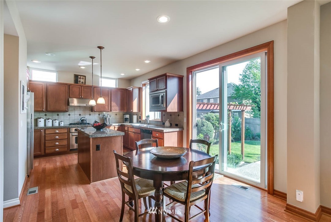 230 Chelan Avenue Northeast Renton, WA 98059 - Photo 9 of 25 Gallery Image 9