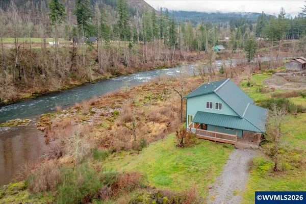 $695,000 | 33910 Railroad Avenue, Gates, OR 97346