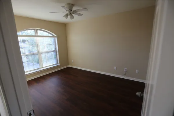 $3,300 | 3327 Summerwood Lane, Pearland, TX 77584