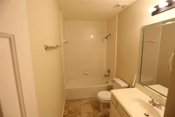 $3,300 | 3327 Summerwood Lane, Pearland, TX 77584