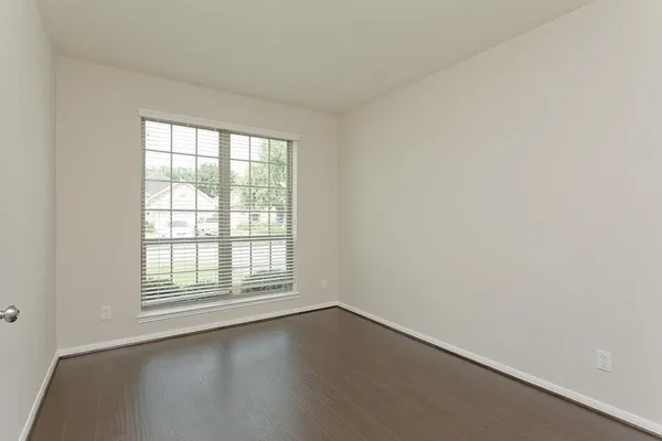$3,300 | 3327 Summerwood Lane, Pearland, TX 77584