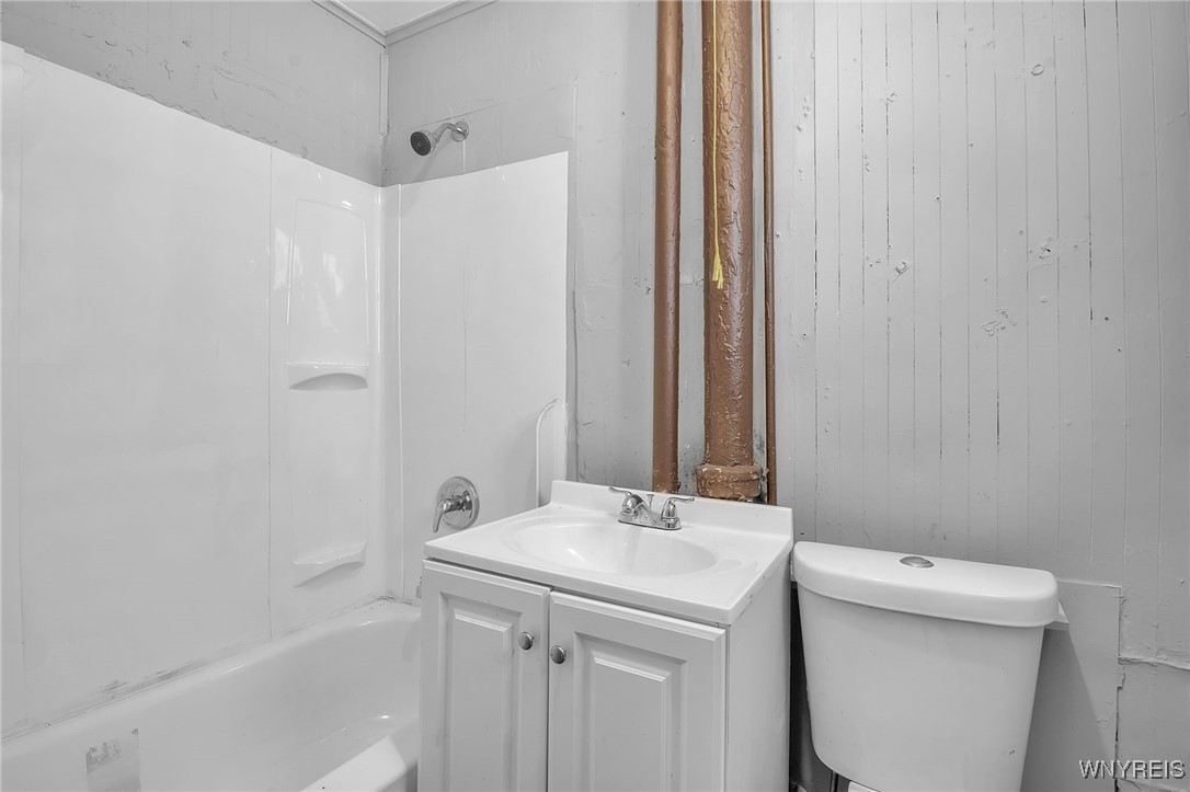 37 Pershing Avenue Buffalo, NY 14211 - Photo 13 of 24