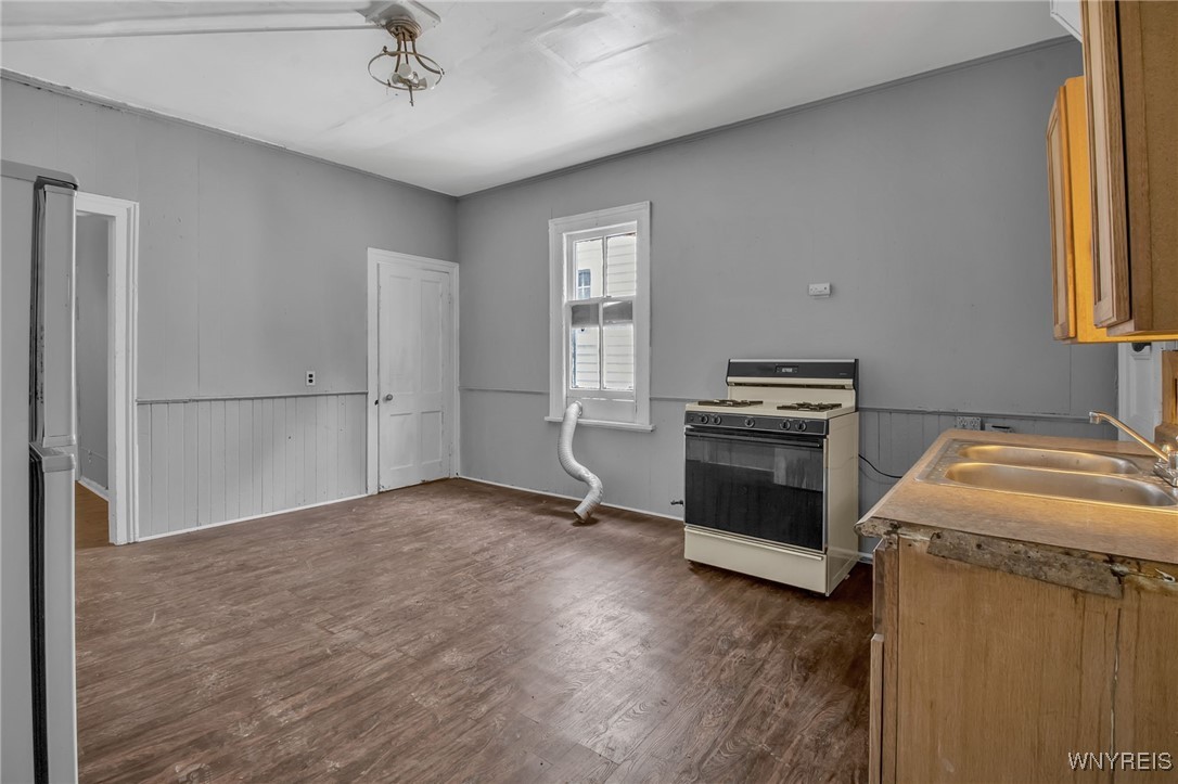 37 Pershing Avenue Buffalo, NY 14211 - Photo 15 of 24