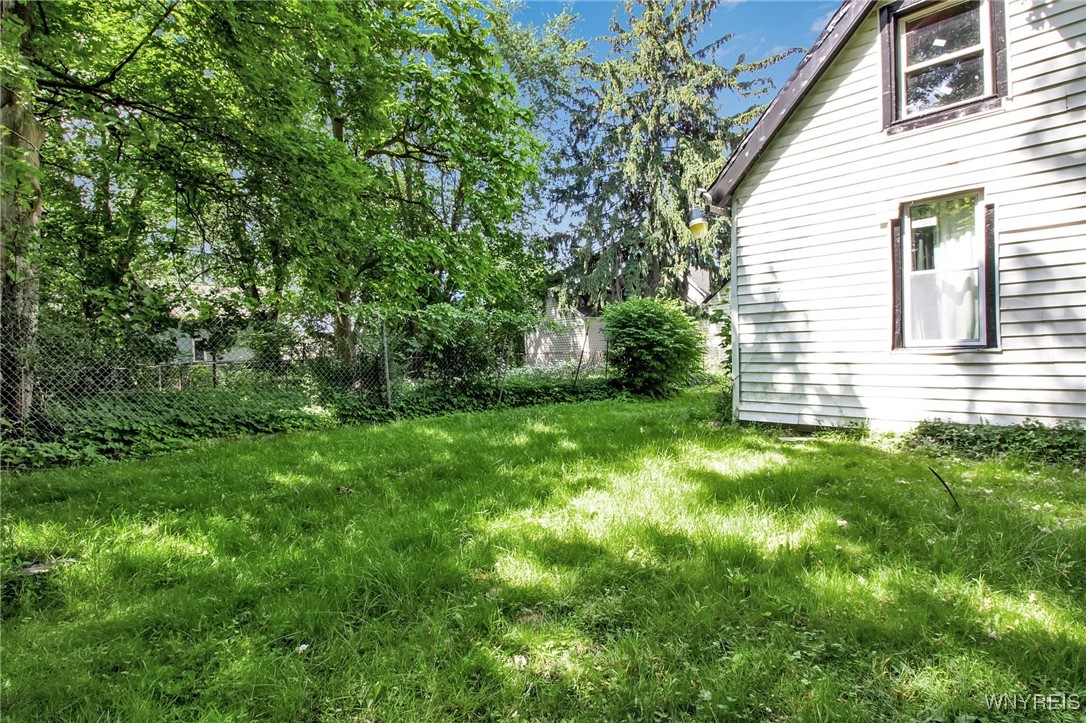 37 Pershing Avenue Buffalo, NY 14211 - Photo 23 of 24