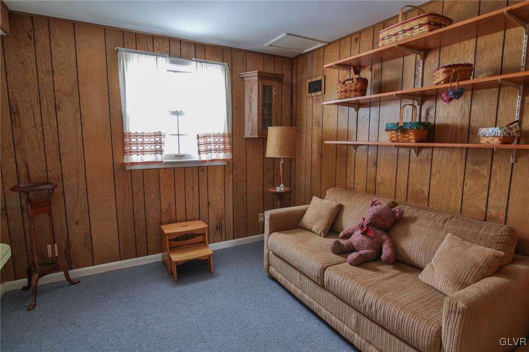 1828 Cloverdale Road Bethlehem, PA 18018 - Photo 6 of 35 Gallery Image 6