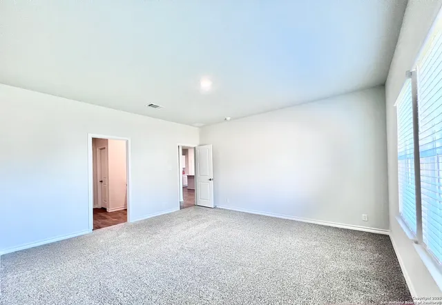 $2,350 | 21050 Gravel Keep, San Antonio, TX 78266