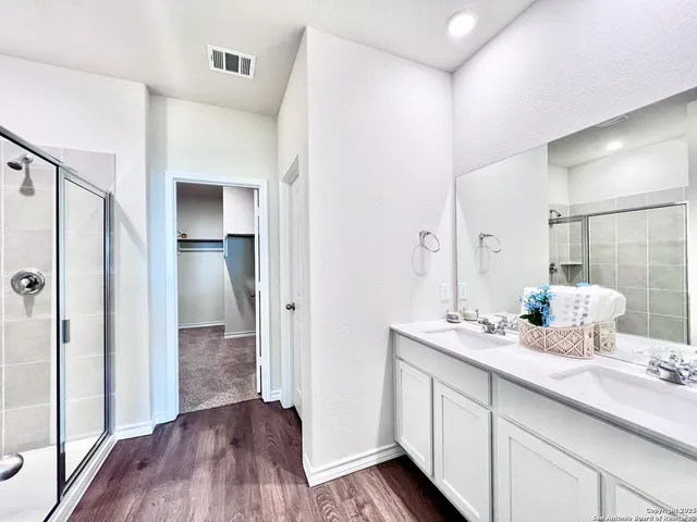 $2,350 | 21050 Gravel Keep, San Antonio, TX 78266