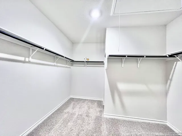 $2,350 | 21050 Gravel Keep, San Antonio, TX 78266