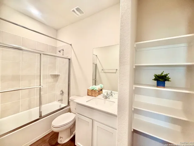 $2,350 | 21050 Gravel Keep, San Antonio, TX 78266