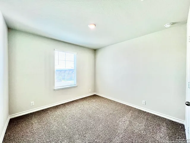 $2,350 | 21050 Gravel Keep, San Antonio, TX 78266