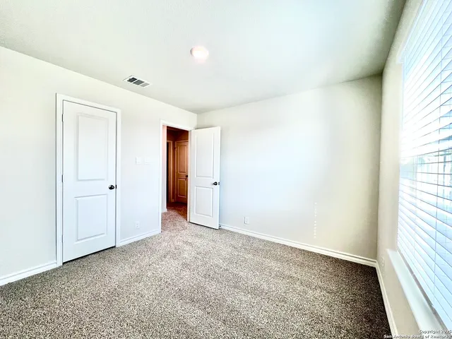 $2,350 | 21050 Gravel Keep, San Antonio, TX 78266
