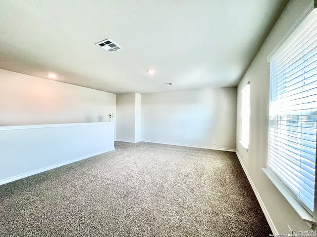 $2,350 | 21050 Gravel Keep, San Antonio, TX 78266