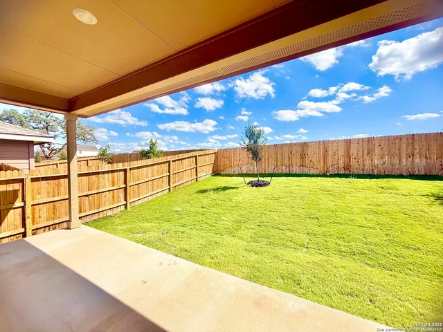 $2,350 | 21050 Gravel Keep, San Antonio, TX 78266