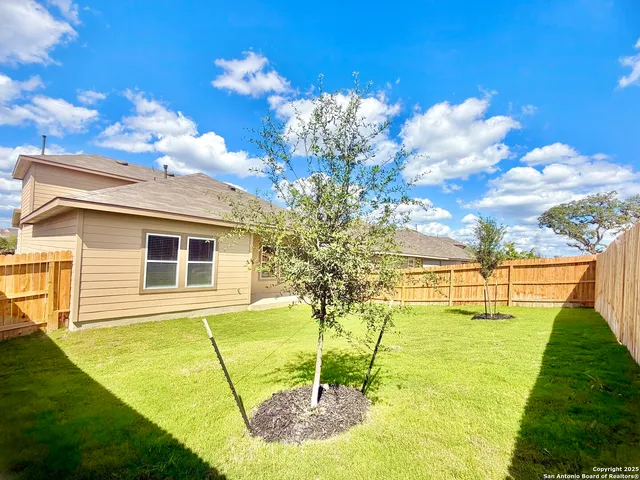 $2,350 | 21050 Gravel Keep, San Antonio, TX 78266