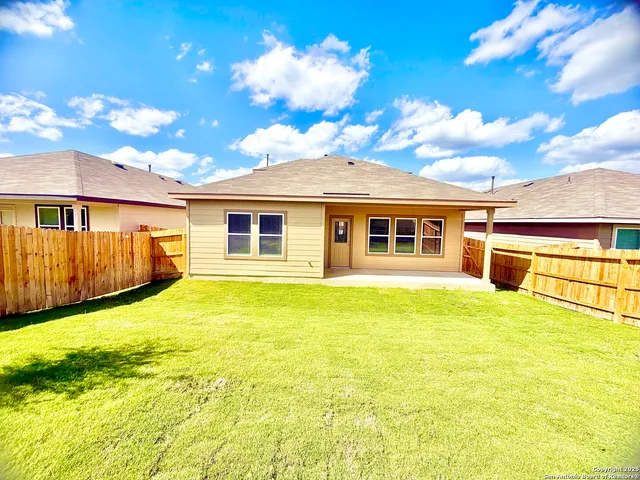 $2,350 | 21050 Gravel Keep, San Antonio, TX 78266