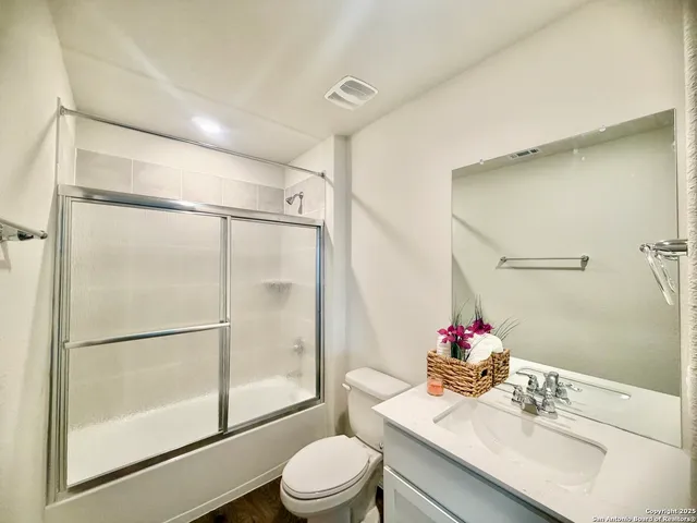 $2,350 | 21050 Gravel Keep, San Antonio, TX 78266