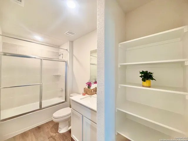 $2,350 | 21050 Gravel Keep, San Antonio, TX 78266