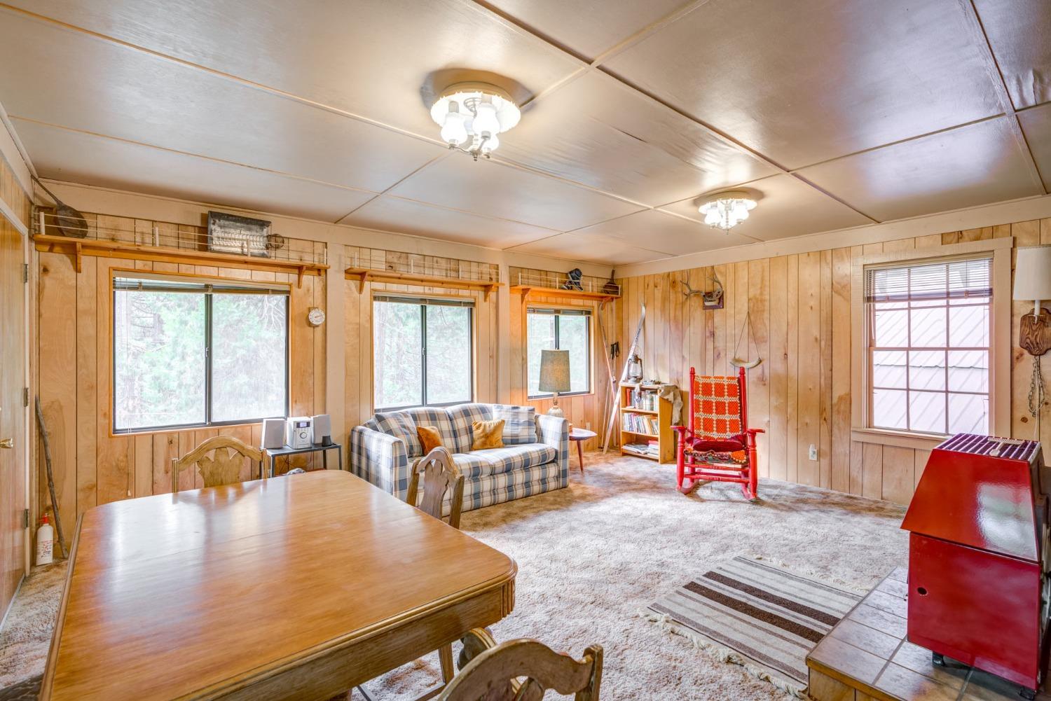 50062 Poplar Road Oakhurst, CA 93644 - Photo 11 of 38 a living room with furniture and wooden floor