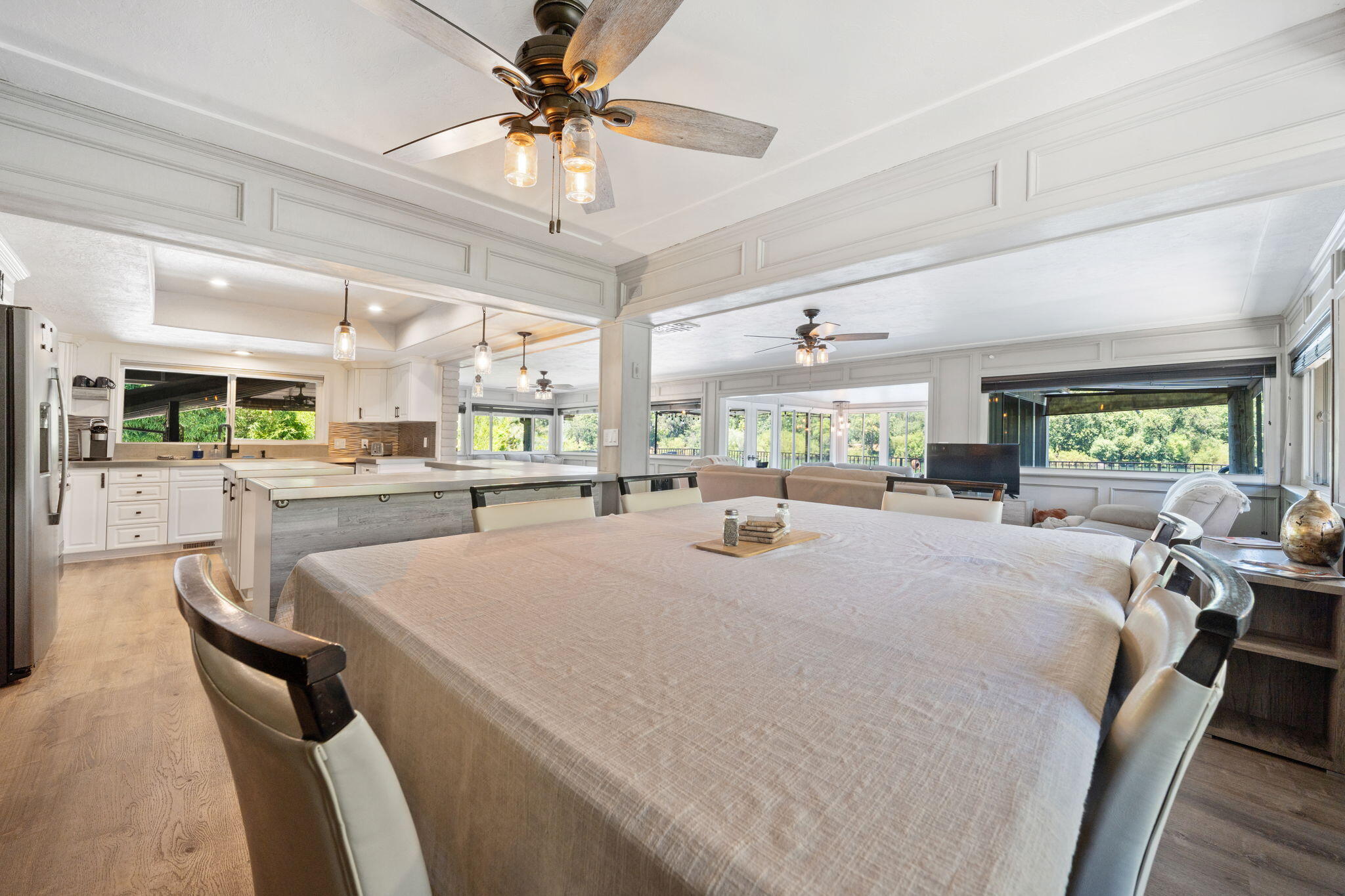 3317 Riverside Drive Anderson, CA 96007 - Photo 19 of 77 Dining Area