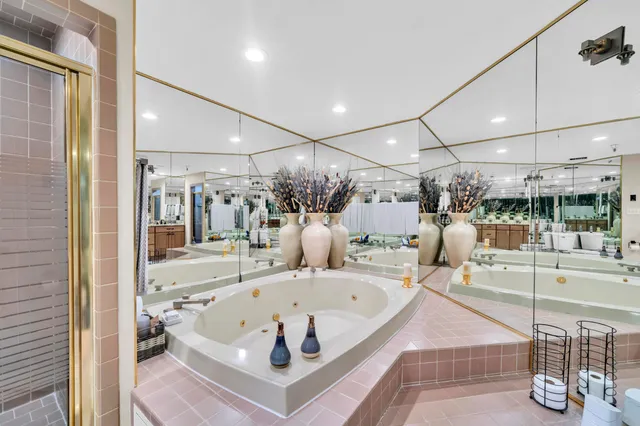 $2,300,000 | 320 Harbor Boulevard, Unit 901, Destin, FL 32541