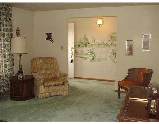 4205 Reno Road Springfield, OH 45503 - Photo 3 of 12