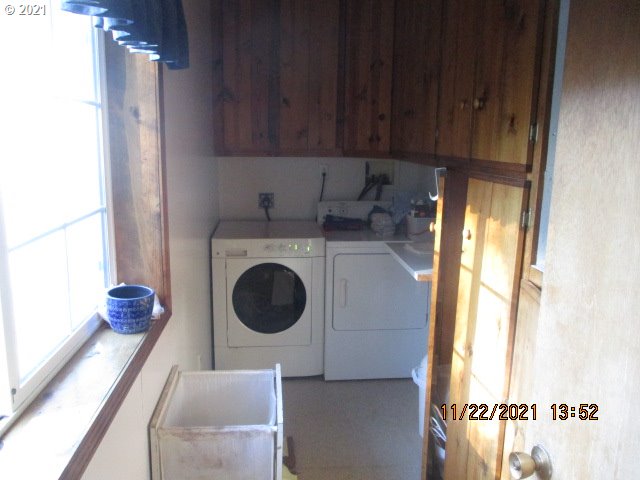60841 Selander Road Coos Bay, OR 97420 - Photo 12 of 30 Gallery Image 12