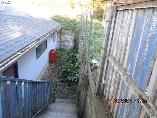 60841 Selander Road Coos Bay, OR 97420 - Photo 30 of 30 Gallery Image 30