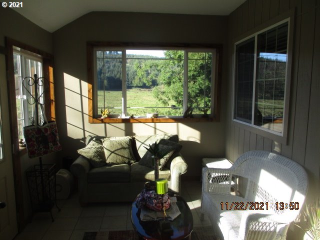 60841 Selander Road Coos Bay, OR 97420 - Photo 4 of 30 Gallery Image 4