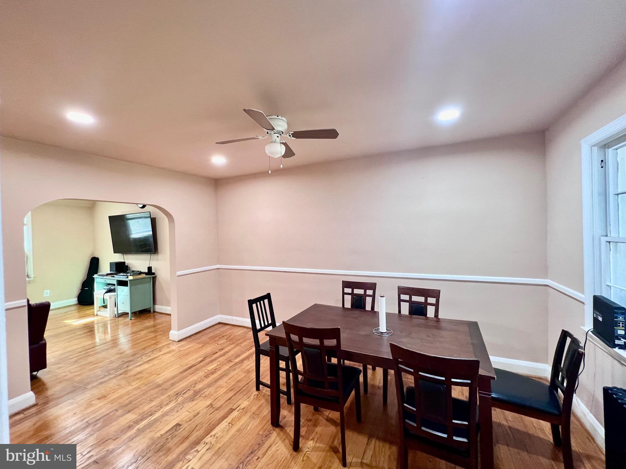 915 Elm Ridge Avenue Baltimore, MD 21229 - Photo 5 of 31 Gallery Image 5