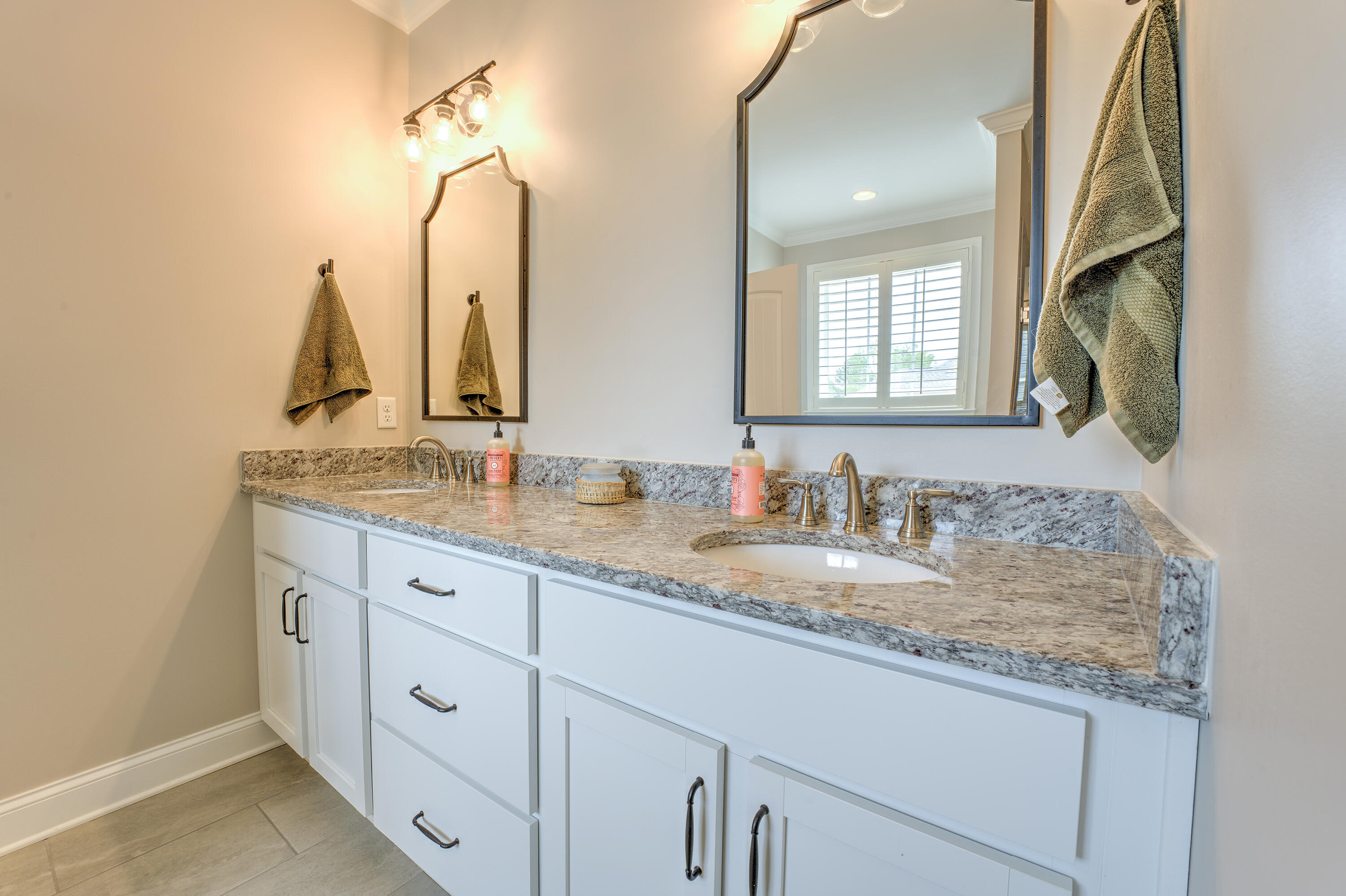581 Double Play Drive Chattanooga, TN 37421 - Photo 22 of 30 12. Master Bath (2)