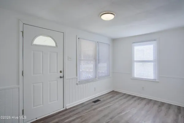 $950 | 703 Riggs Road, Hubert, NC 28539