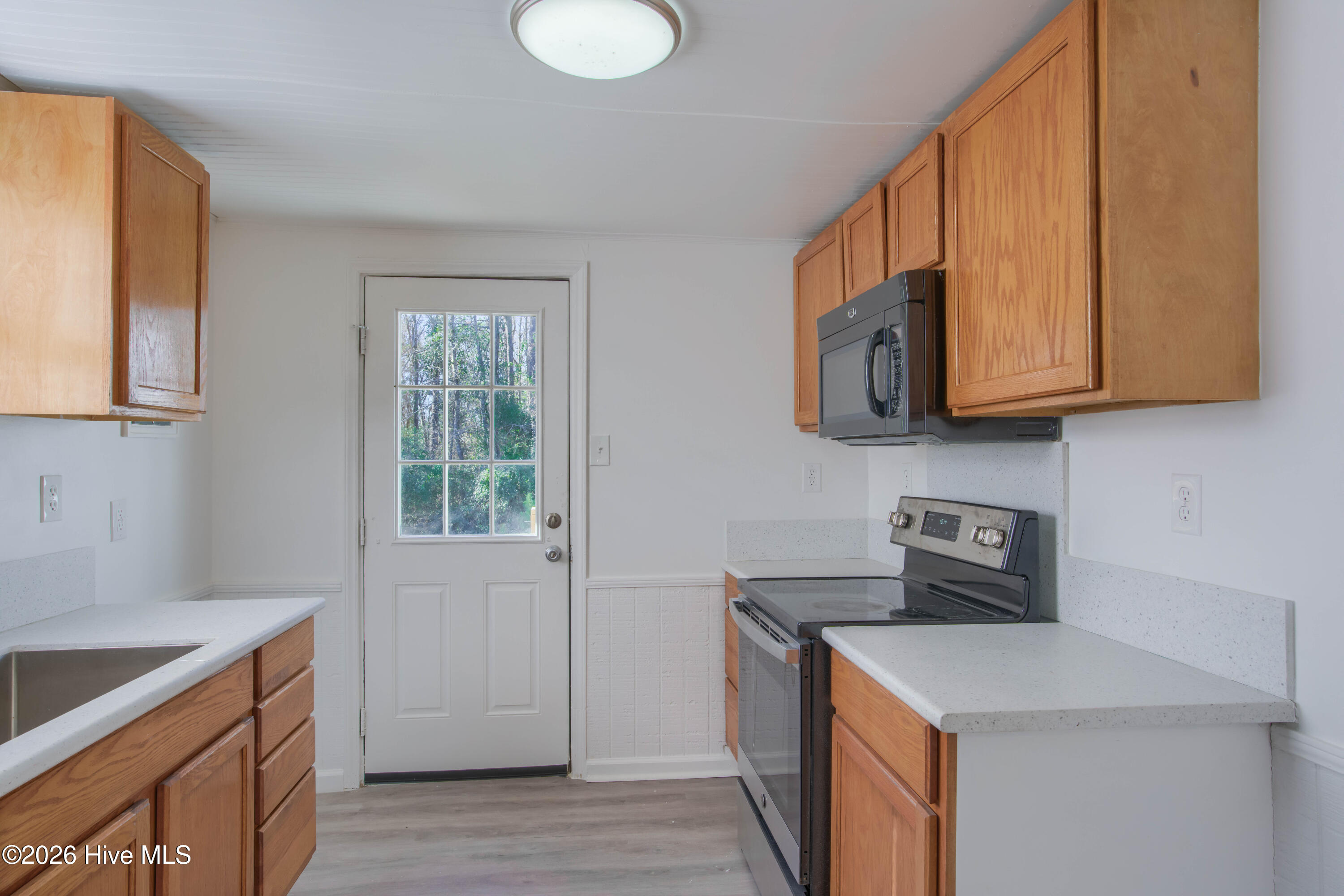 703 Riggs Road Hubert, NC 28539 - Photo 10 of 15 703 Riggs - Interiors - Edited_4