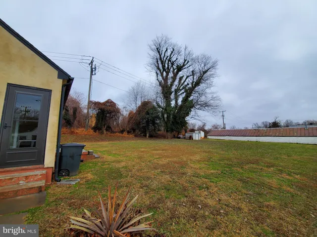 a view of a outdoor space