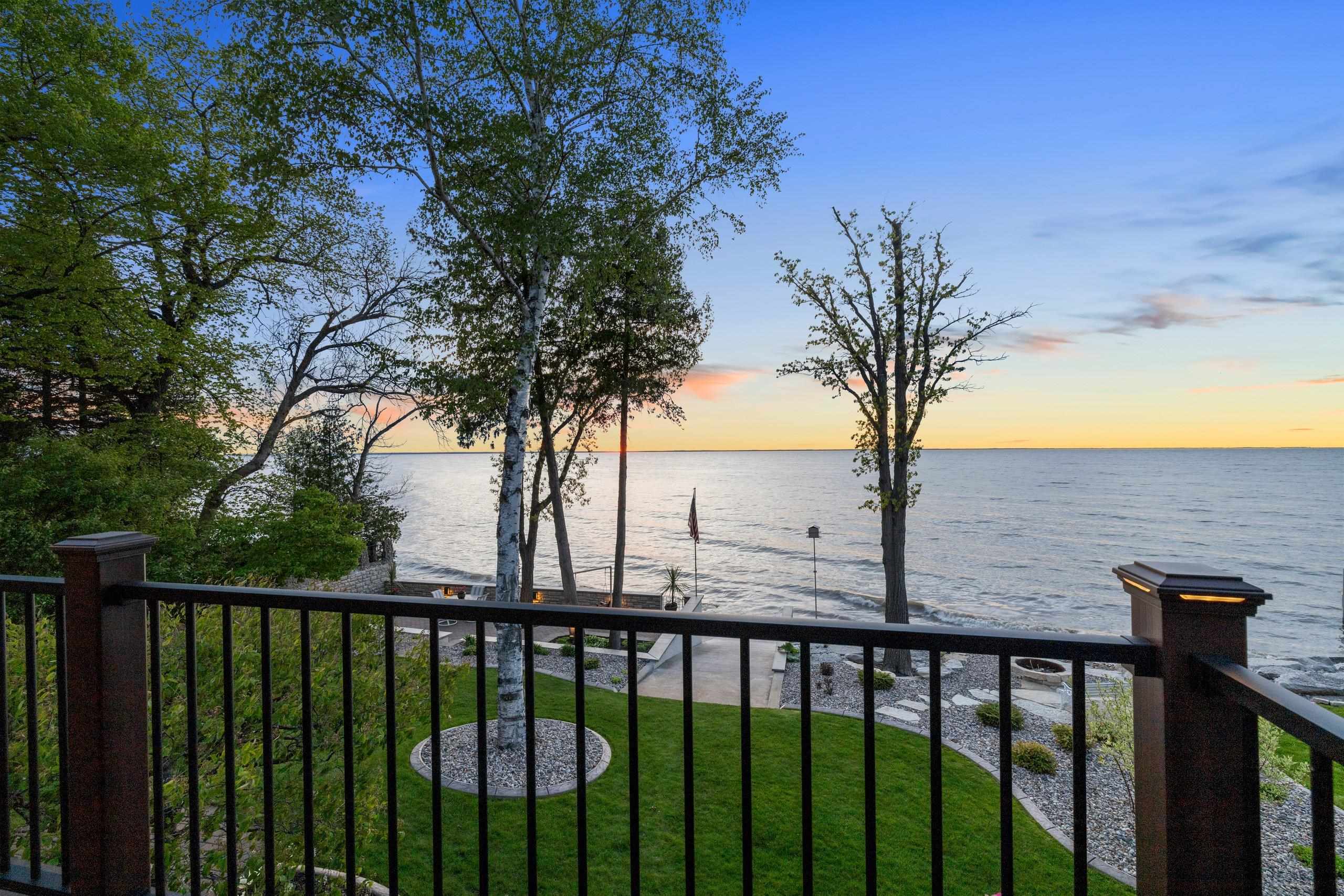 5035 Edgewater Beach Road Green Bay, WI 54311 - Photo 2 of 75
