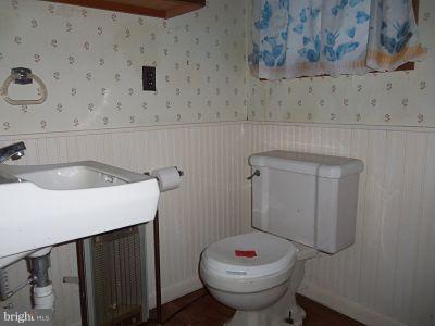 1430 Town Point Road Cambridge, MD 21613 - Photo 14 of 16 Bath
