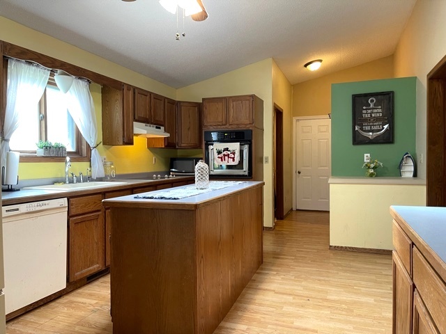 588 Glidden Road Kingston, IL 60145 - Photo 8 of 22