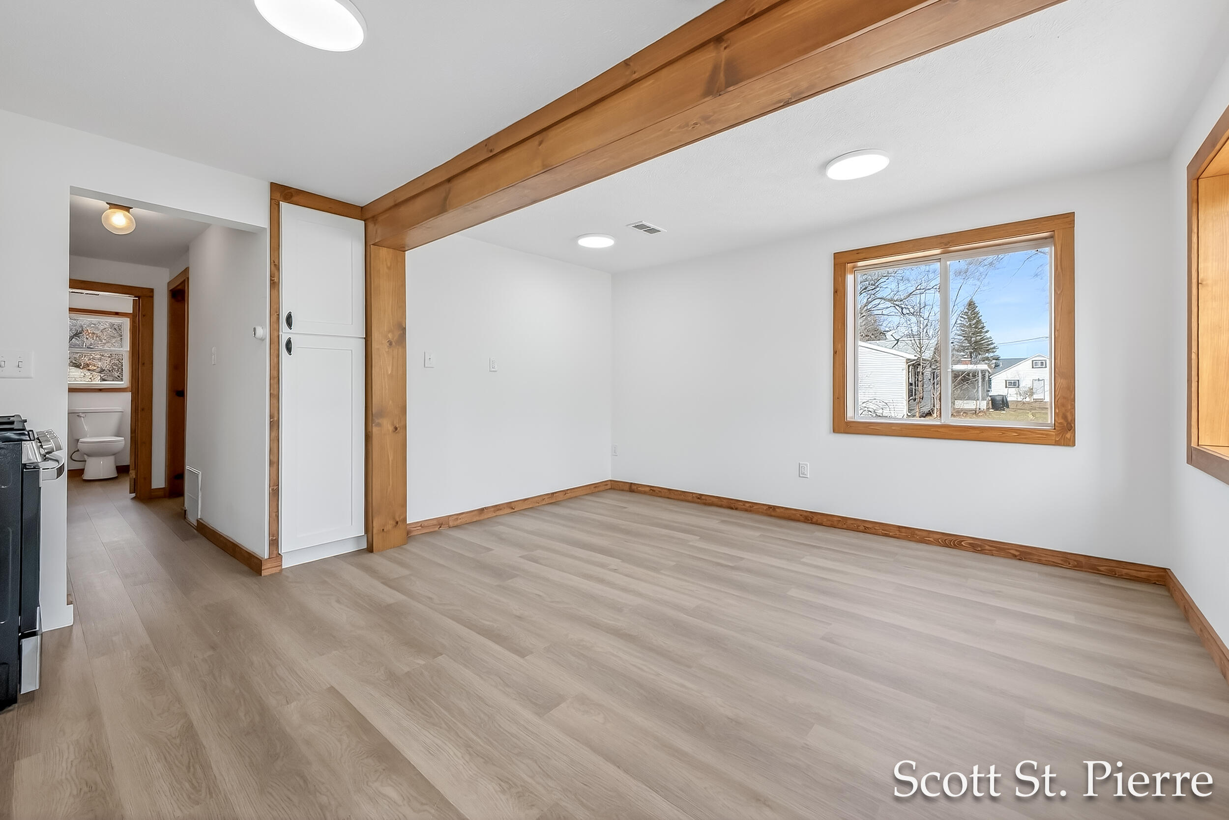 1497 Riblet Street Muskegon, MI 49445 - Photo 5 of 38 Dining Area