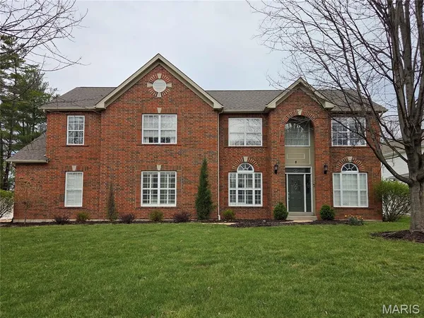 $975,000 | 8 Graeser Acres Street, St. Louis, MO 63146