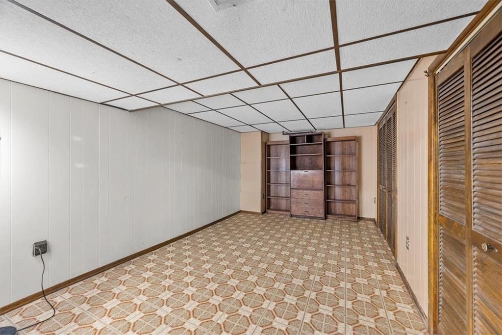 5090 Grove Road Pittsburgh, PA 15236 - Photo 23 of 37 Gallery Image 23