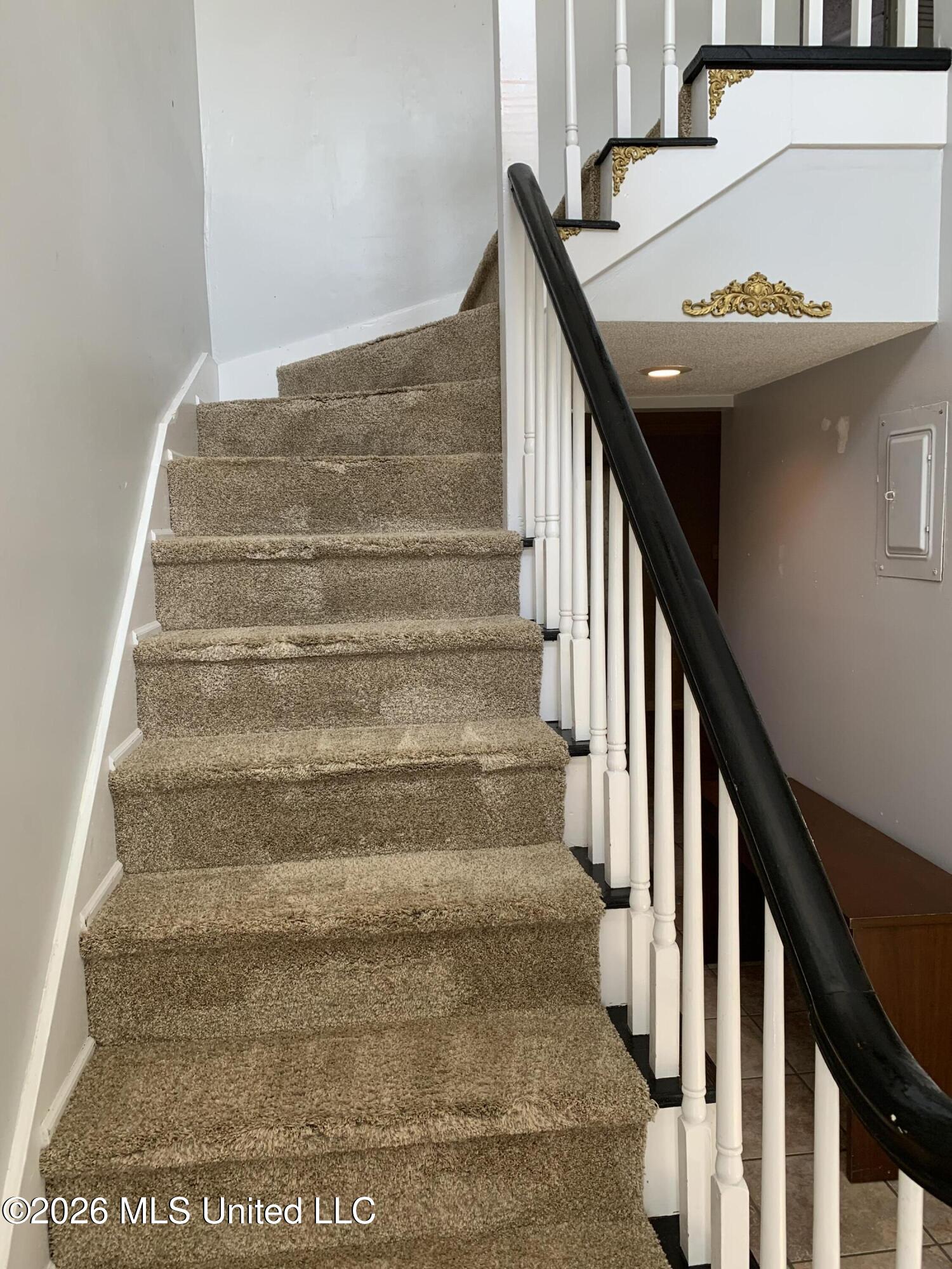 928 Courthouse Road, Unit 38 Gulfport, MS 39507 - Photo 13 of 21 Stairs