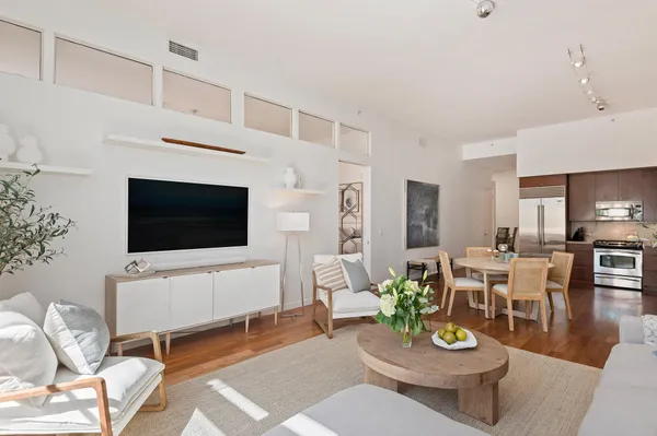$6,000 | 401 Chapala Street, Unit 219, Santa Barbara, CA 93101