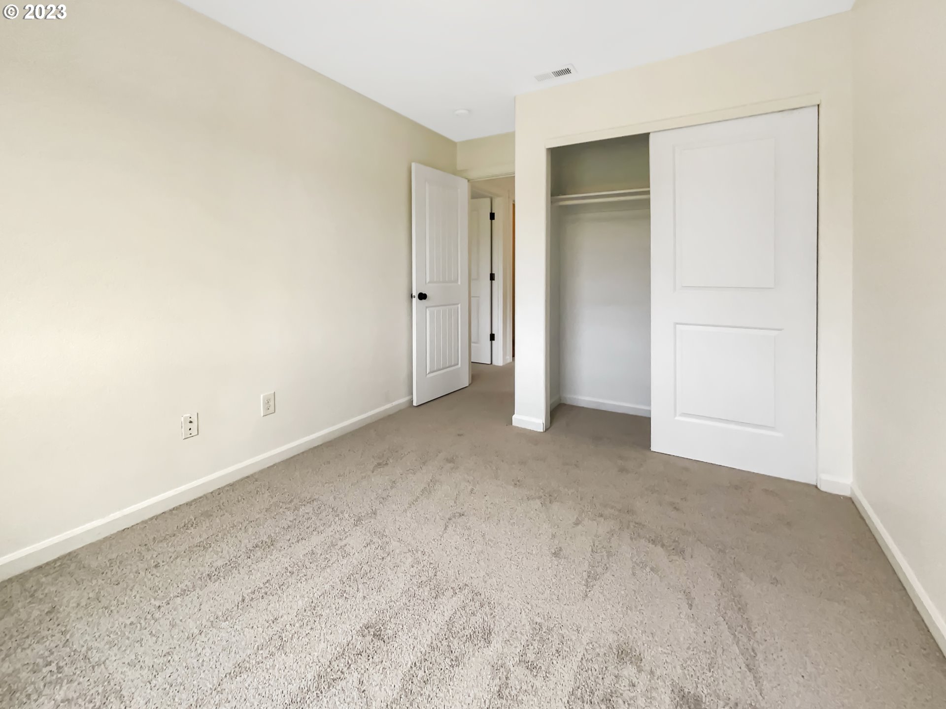 13975 Traveler Road Oregon City, OR 97045 - Photo 10 of 16 Gallery Image 10
