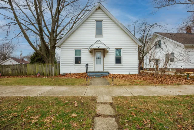 $109,900 | 1213 South Madison Street, Bloomington, IL 61701