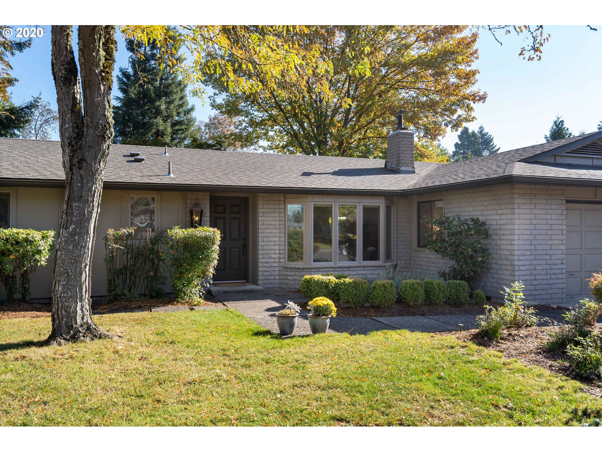 1965 Ridgeway Drive Eugene, OR 97401 - Photo 1 of 32 Gallery Image 1