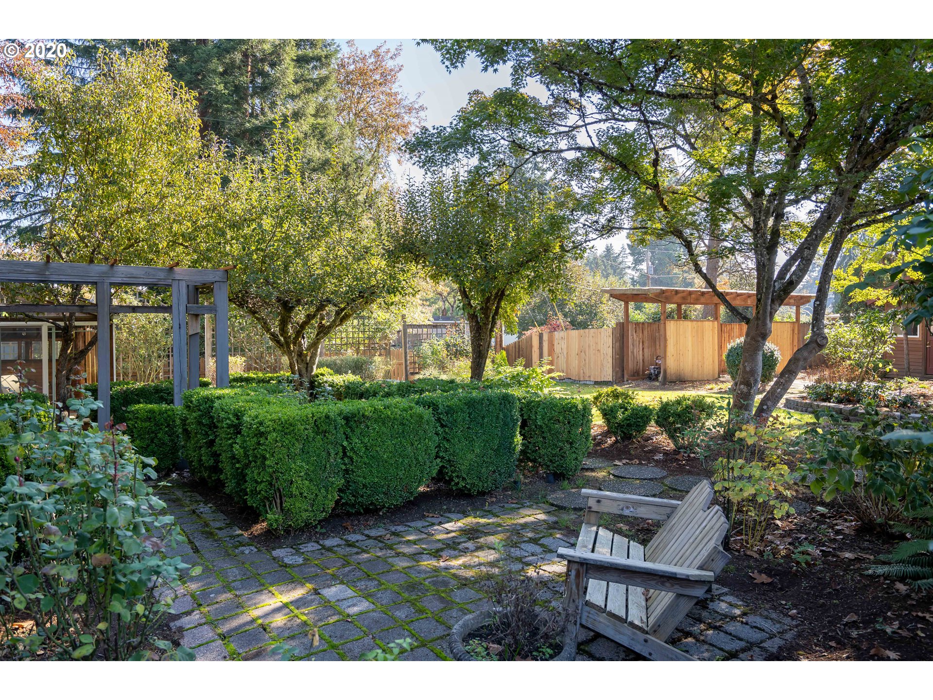 1965 Ridgeway Drive Eugene, OR 97401 - Photo 25 of 32 Gallery Image 25