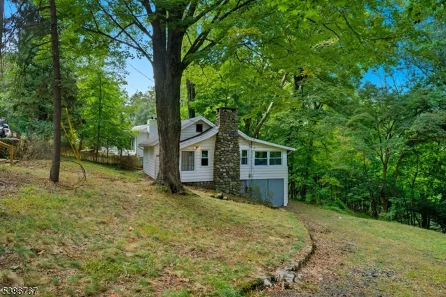 $365,000 | 330 Springbrook Trail, Sparta, NJ 07871