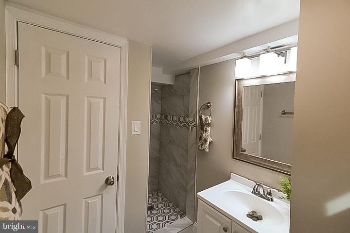 5097 Sheriff Road Northeast Washington, DC 20019 - Photo 27 of 34 Second Bathroom