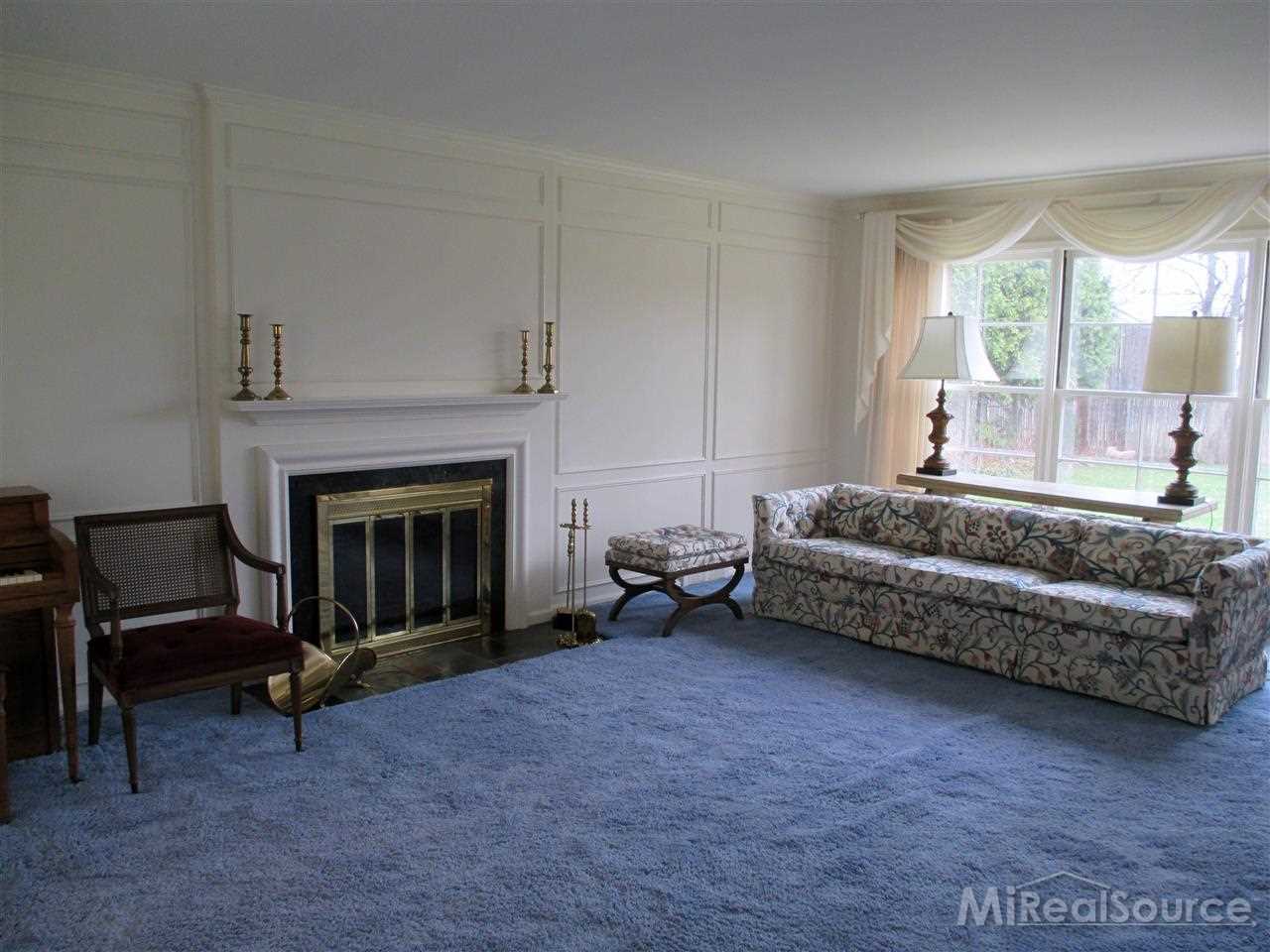 578 Thorntree Road Grosse Pointe, MI 48236 - Photo 4 of 21 31189235-3.JPG